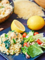 Lemon Garlic Chicken and Orzo Pasta is light, filling, and super yummy! Orzo pasta is mixed with chicken, garlic, spinach, and parmesan cheese! It’s then topped with lemon juice. Red pepper flakes gives this dish just a touch of heat. showmetheyummy.com #pasta #orzo #lemon #garlic #chicken #easyrecipe