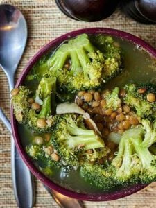 This vegan broccoli lentil soup is so flavorful and filled with broccoli, lentils, and potatoes! The perfect healthy and filling soup to keep you warm this winter! www.showmetheyummy.com #vegan #broccoli #lentil #potatoes #soup
