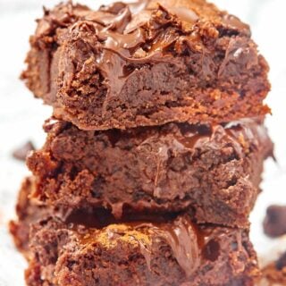 The perfect fudge-y, chocolatey, gooey, thick brownies you'll ever taste. Plus, you only need one bowl to make them! showmetheyummy.com #brownies #chocolate #onebowl