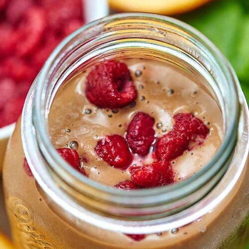 Green Juice Recipe w/ Kale, Cucumber, Celery, & Apples