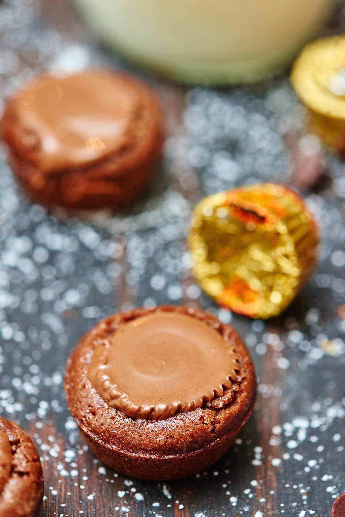 Peanut Butter Cup Stuffed Brownie Bites - Show Me the Yummy