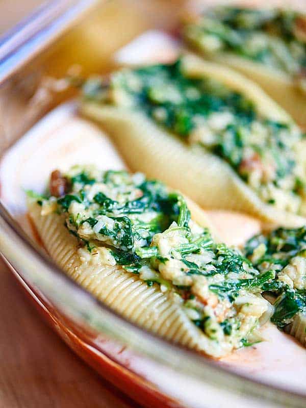 spinach stuffed shells above