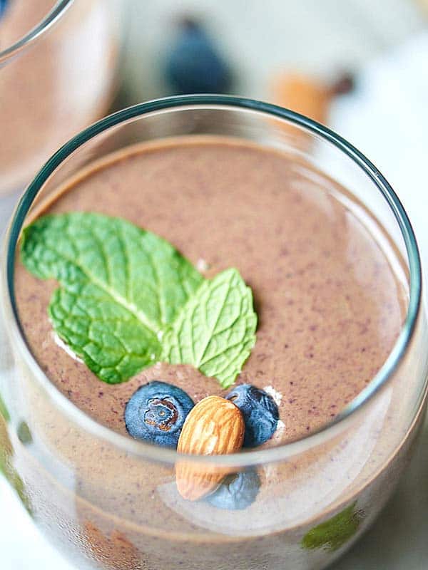 Chocolate Berry Green Protein Smoothie 300 calories
