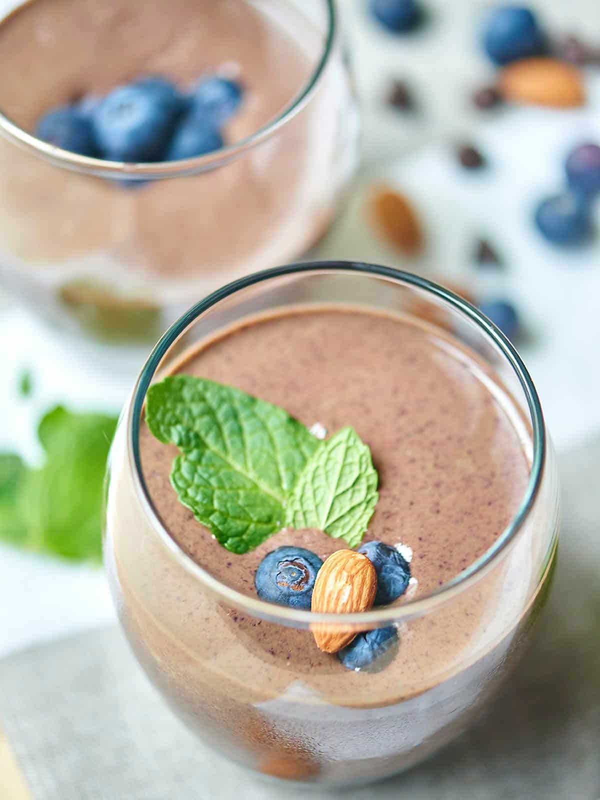 Chocolate Berry Green Protein Smoothie 300 calories