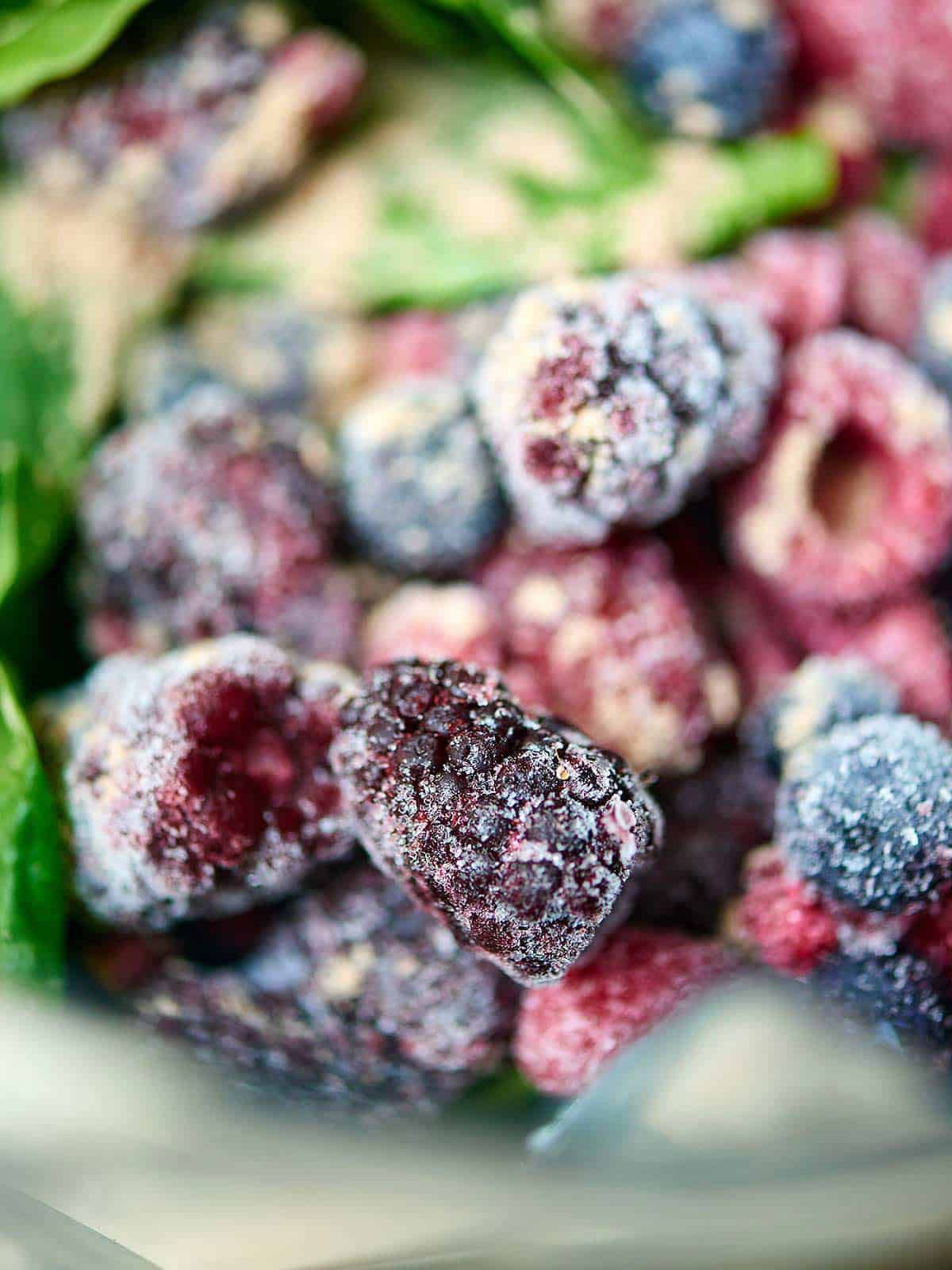 Chocolate Berry Green Protein Smoothie 300 calories