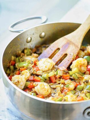 Cajun Shrimp and Chorizo Pasta - Show Me the Yummy