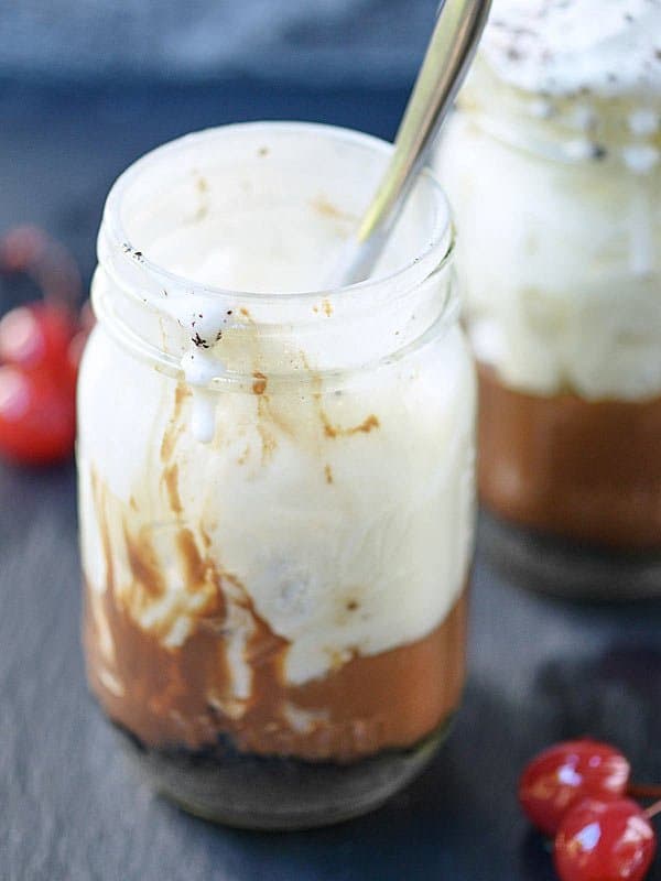 chocolate oreo pudding for two in jars