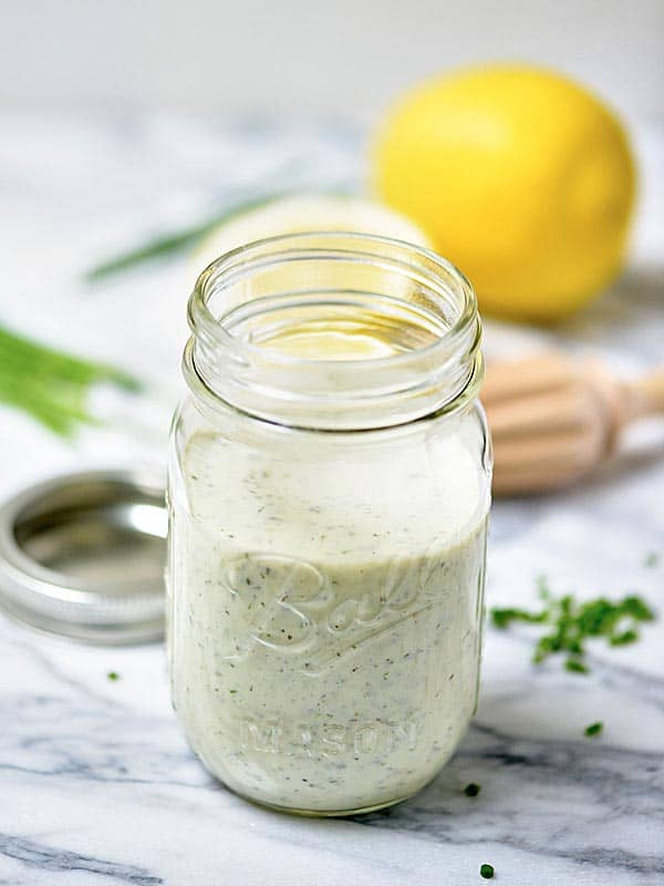 Homemade Greek Yogurt Ranch Dressing - easy, healthy, and delicious! 200 calories for the ENTIRE recipe! showmetheyummy.com #healthy #ranch #dressing #salad #glutenfree #vegetarian #lightenedup #greekyogurt 