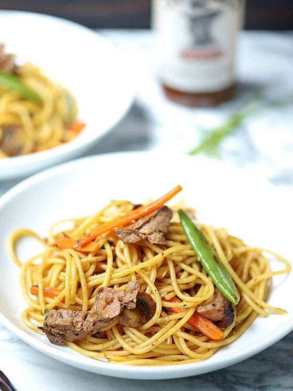 plate of beef lo mein