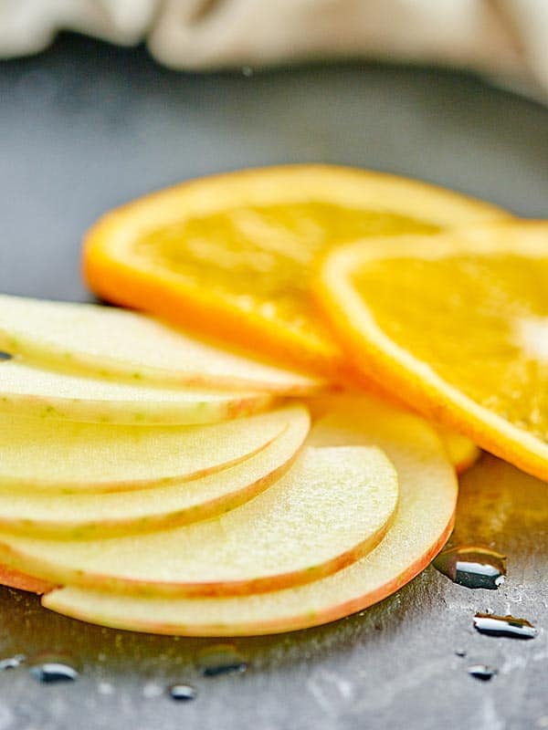 orange and apple slices