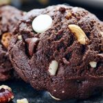 These Double Chocolate Chip Cookies are quick and easy to make and are filled with semi-sweet chocolate chips, white chocolate chips, cashews, and pecans! showmetheyummy.com @DiamondNuts #spon #cookies  