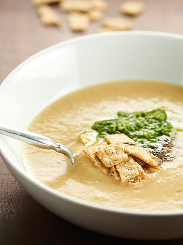 bowl of cauliflower leek soup