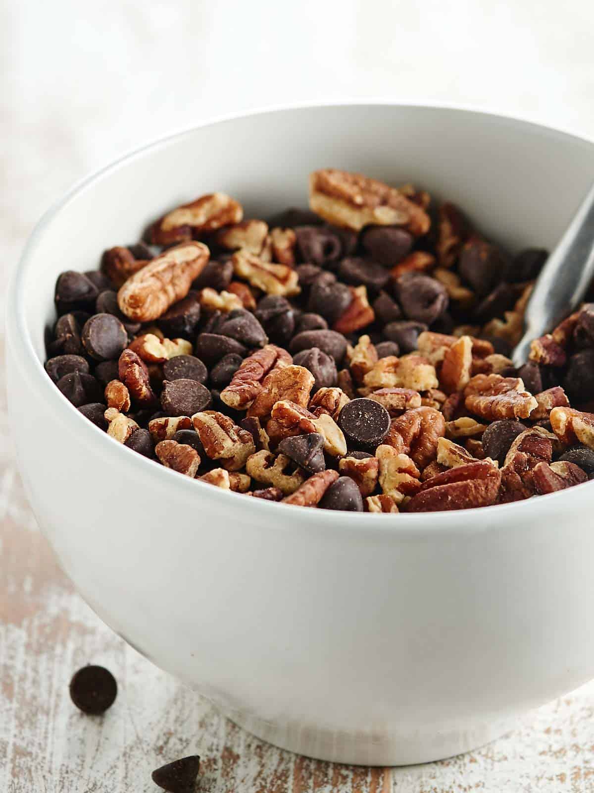 fluffy-chocolate-chip-cookies-recipe-w-toasted-pecans