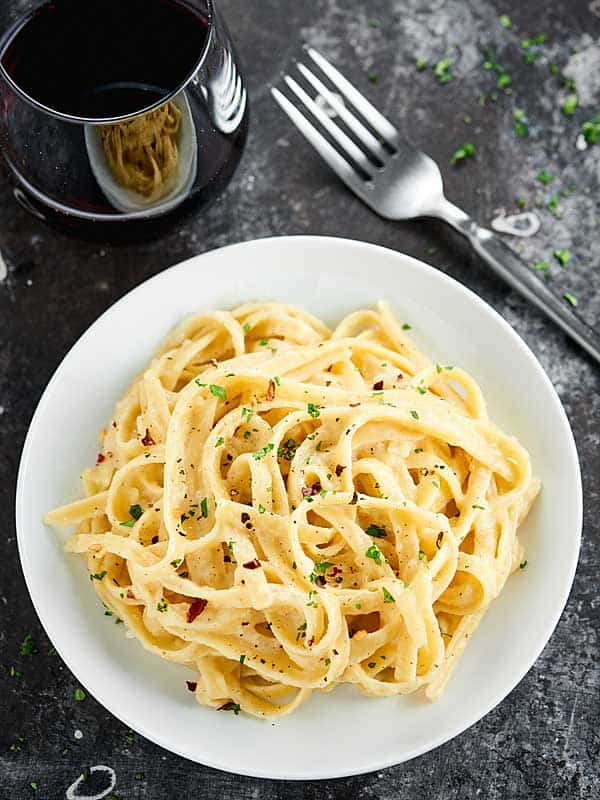 Healthy Alfredo Sauce Recipe - only 130 calories per serving!