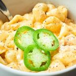 This One Pot Jalapeno Popper Mac and Cheese is creamy, a bit tangy from the mayo & cream cheese, is full of bacon, & is perfectly spicy from the jalapenos! showmetheyummy.com #jalapenopopper #macandcheese