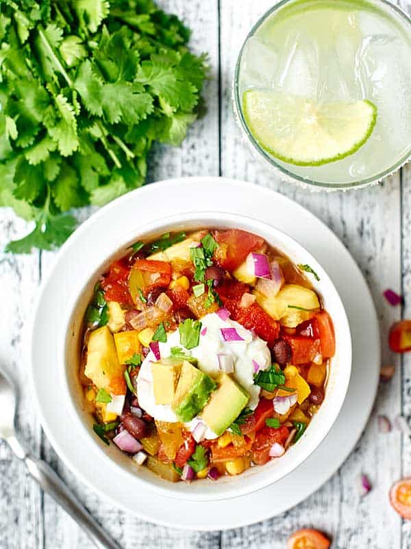 Let's celebrate my FAVORITE holiday with my favorite Cinco de Mayo Recipes! Everything from breakfast to chips & dip, main dishes, & of course, margaritas. showmetheyummy.com #cincodemayo #mexicanfood