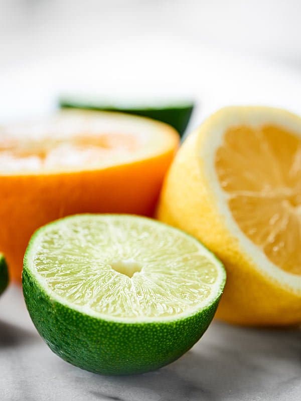 A classic, Easy Margarita Recipe. 5 ingredients: tequila, simple syrup (or agave), lime, lemon, and orange juice! A simply perfect and refreshing cocktail! showmetheyummy.com #margarita #limemargarita 