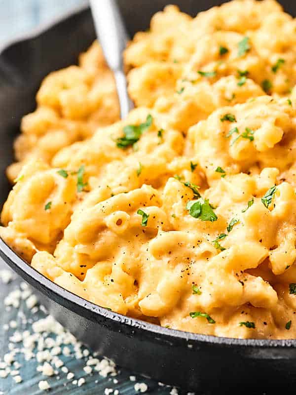 close up of crock pot mac and cheese