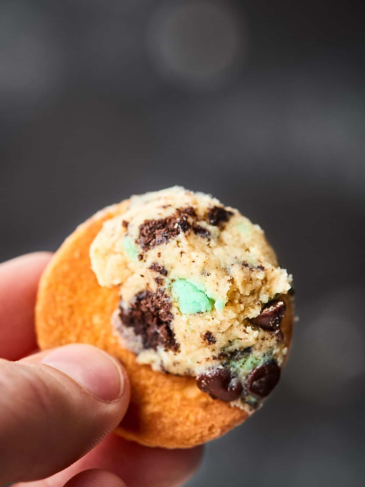 Mint Oreo Cream Cheese Ball Recipe 8 Ingredients, 5 Mins Prep