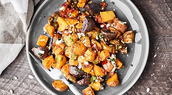 Slightly crispy exterior with perfectly fluffy centers, and smothered in butter and spices, these Roasted Breakfast Potatoes are quick, EASY, and completely addicting. showmetheyummy.com