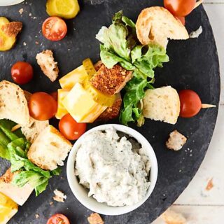 #ad Sandwich Kebabs. A deconstructed sandwich on skewers, loaded with baguette, turkey, cheese, and a creamy dill dipping sauce! showmetheyummy.com #SwitchCircle #JennieO