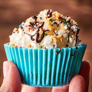 #ad Skinny Ice Cream Cupcakes. A simple graham cracker crust + YOUR favorite flavor of ice cream + all the toppings. Easy. Guilt Free. Delicious! showmetheyummy.com Made in partnership w/ @krogerco @mysimpletruth #LowCow
