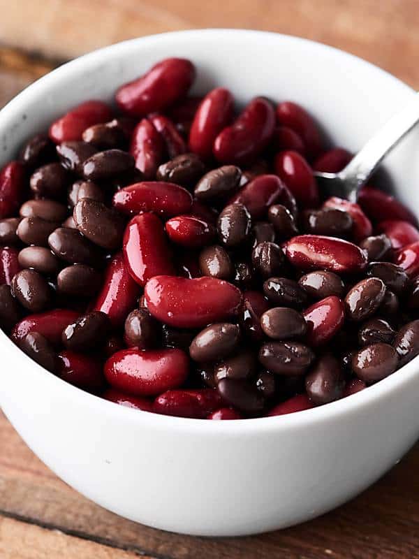 bowl of kidney beans and black beans 