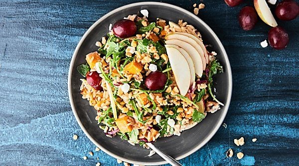 This Roasted Sweet Potato and Wild Rice Salad makes the perfect, healthier, light fall lunch or vegetarian side dish addition to your Thanksgiving menu! showmetheyummy.com