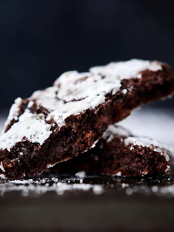 Crinkle cookie cut in half