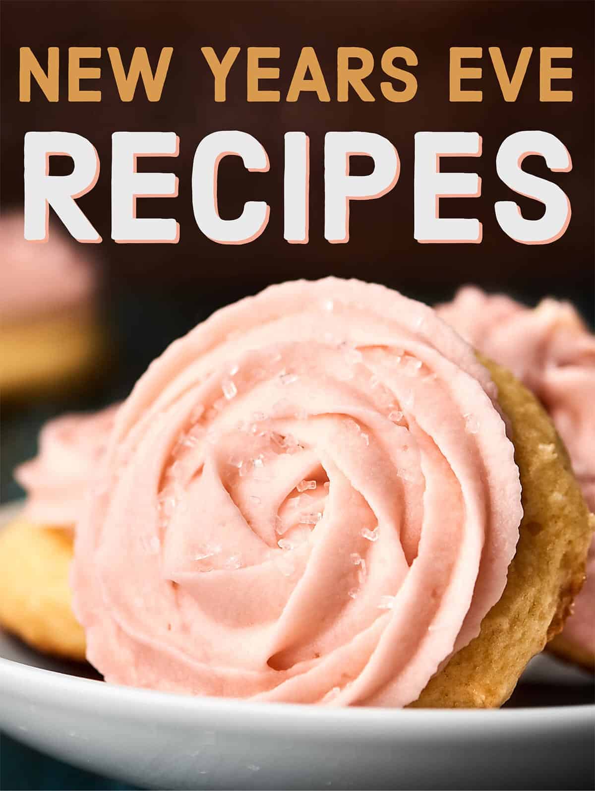 Easy New Years Eve Recipes 2017. Festive apps, easy dinners that can sit out for long periods of time, and delicious desserts! showmetheyummy.com