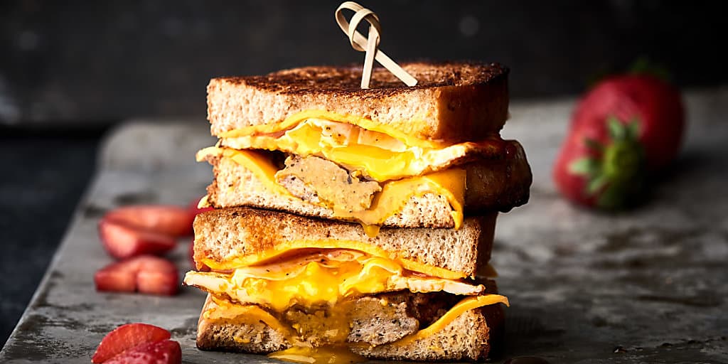 https://showmetheyummy.com/wp-content/uploads/2018/03/Breakfast-Grilled-Cheese-Show-Me-the-Yummy-Twitter-Share-7.jpg