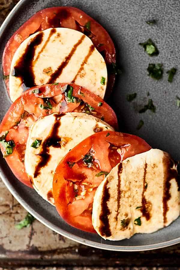 Tomatoes and mozzarella with balsamic glaze from above