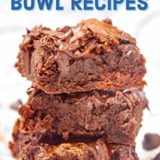 Easy Super Bowl Recipes 2019. Everything from snacks (like homemade pretzel bites), to dips (pizza dip anyone?), soups (bring on the beer cheese soup), chili, main dishes (mac and cheese for the win), and sweets (gimme all the brownies)! showmetheyummy.com #superbowl #football #recipe