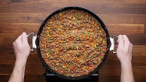 peas and corn in meat mixture