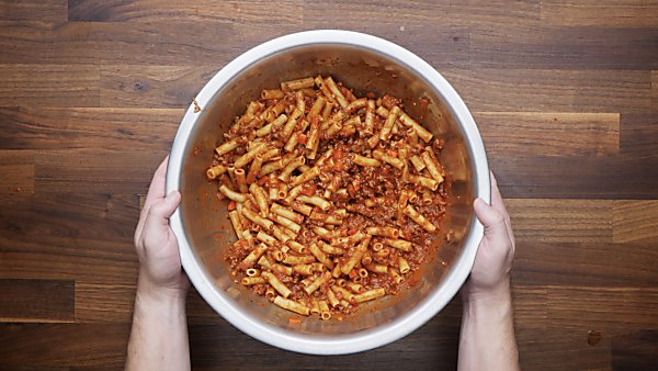 pasta and bolognese mixed 