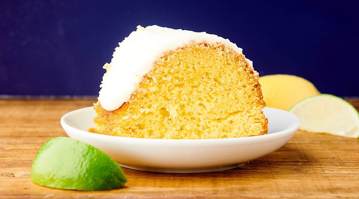 7UP Pound Cake - The Seasoned Mom