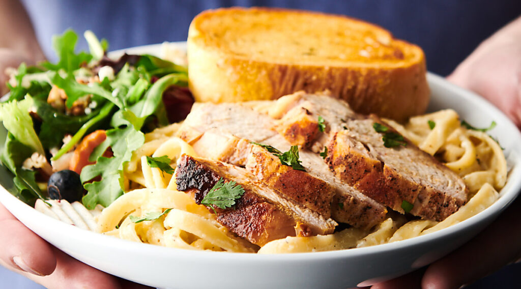 Chicken Alfredo Easy and Delicious OnePot Dinner!