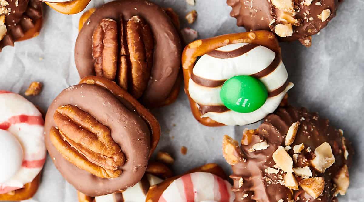 Easy Pretzel Turtles with Rolos! {3 Ingredients} - The Frugal Girls