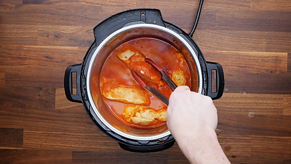 chicken and hot sauce in instant pot
