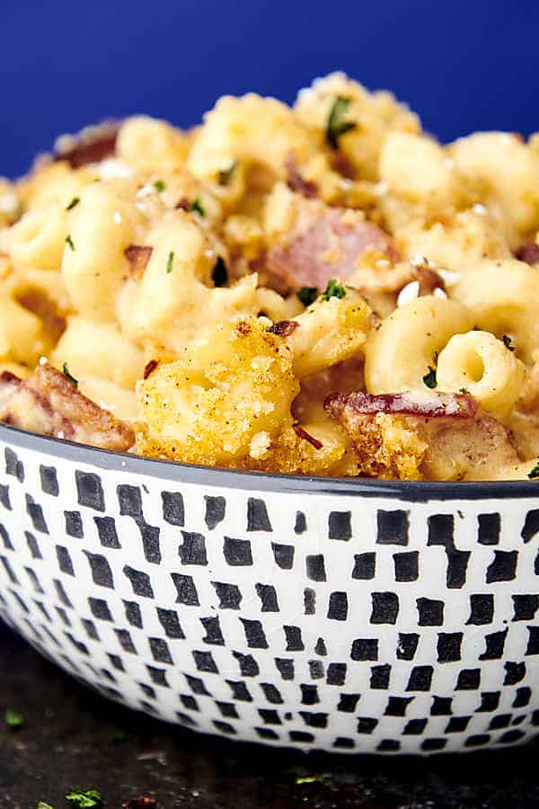 close up of truffle mac and cheese with bacon
