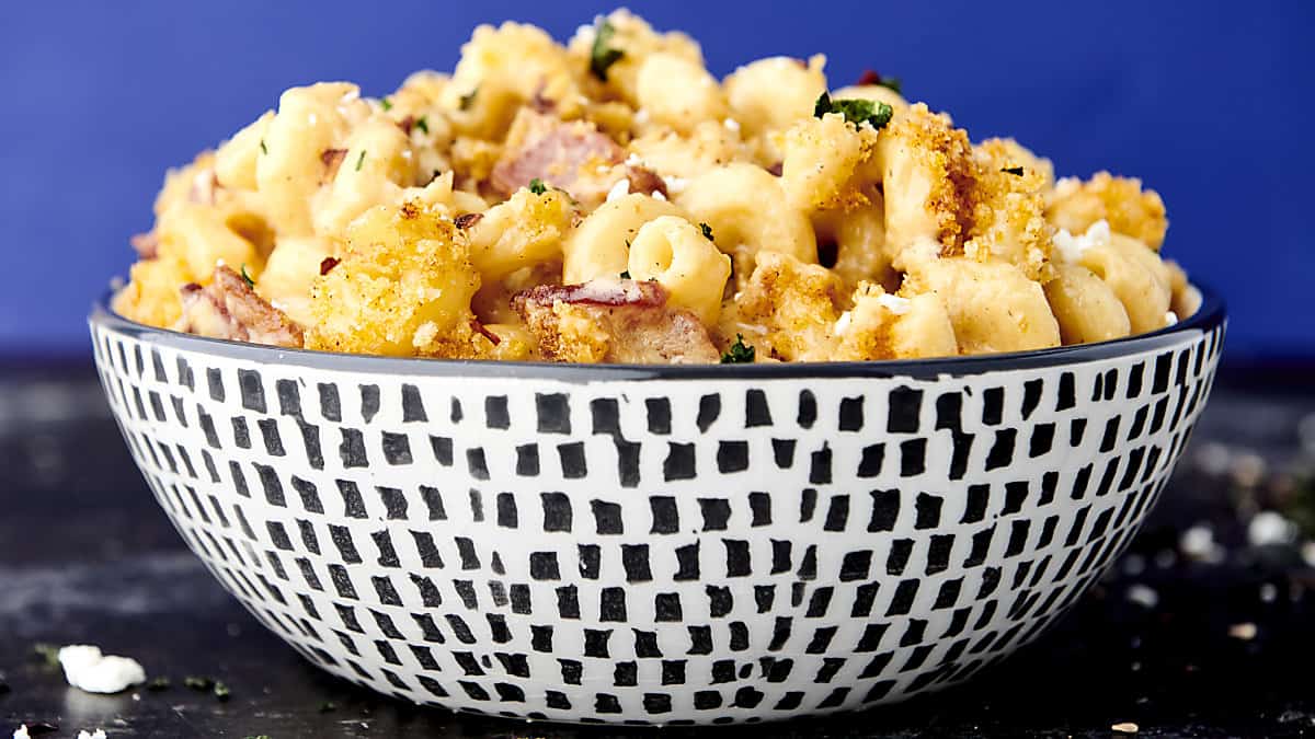 truffle macaroni and cheese with bacon