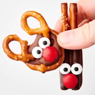 reindeer pretzels two ways