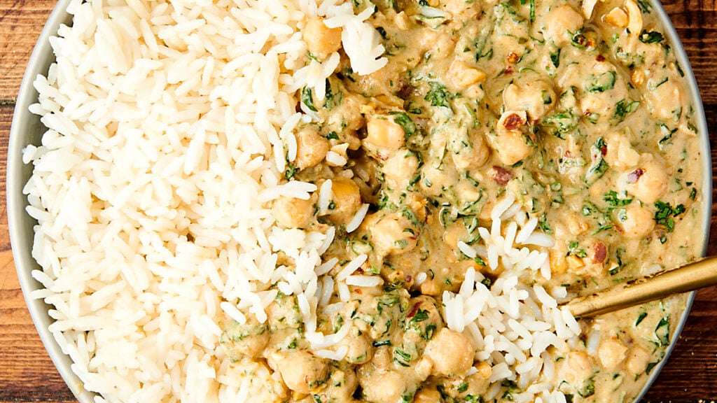 Chickpea and Spinach Curry - Thai Flavors with Coconut Milk