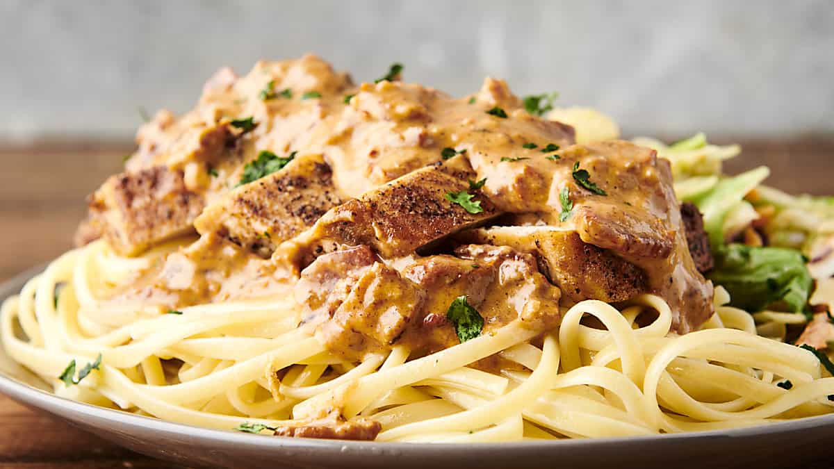 creamy tomato sauce with chicken and pasta