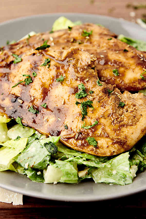 the best grilled chicken breasts on a plate