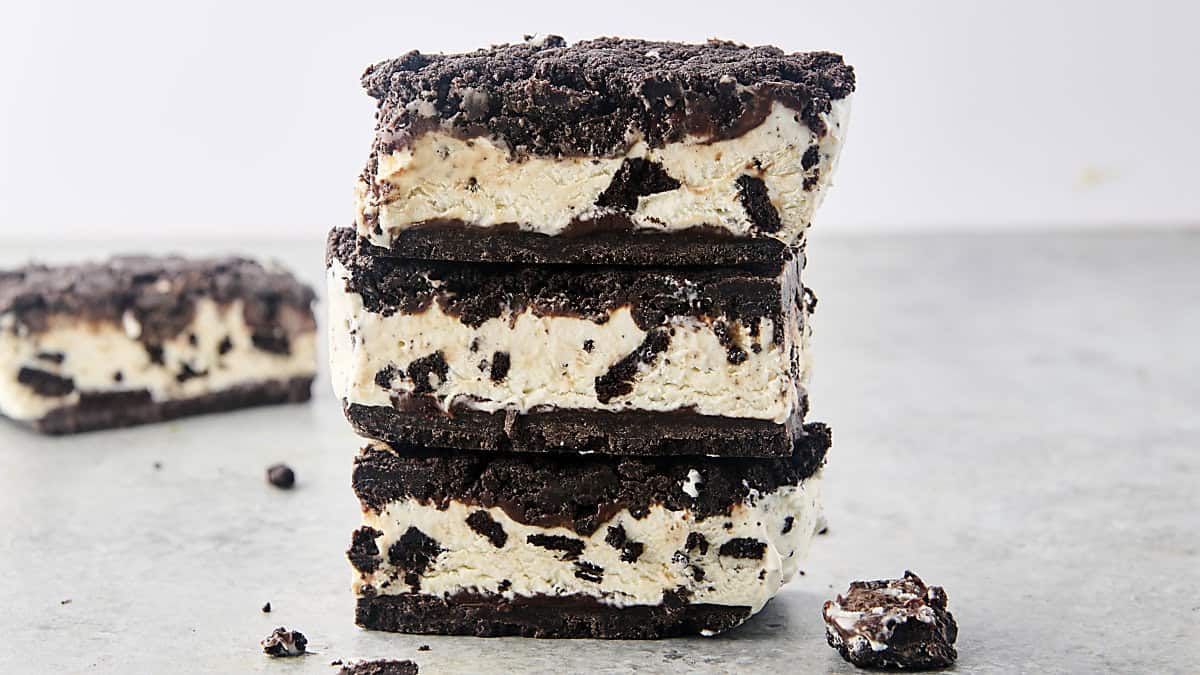 ice cream sandwiches made with an oreo cookie crust stacked