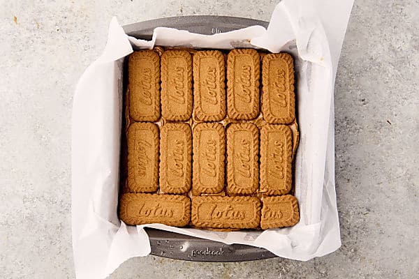 layer of biscoff cookies