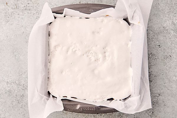 layer of marshmallow fluff