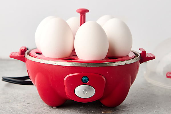 hard boiling eggs in an egg cooker