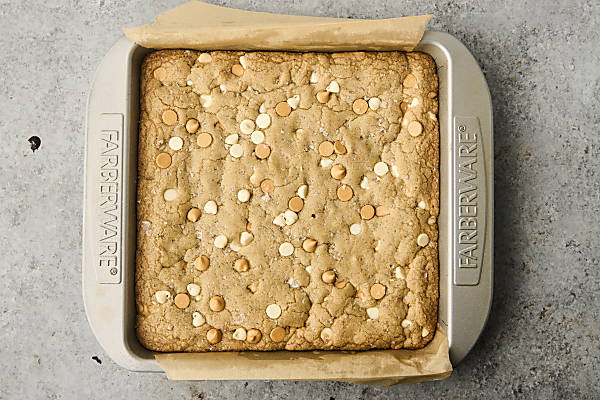 salted butterscotch blondies cooling in the pan